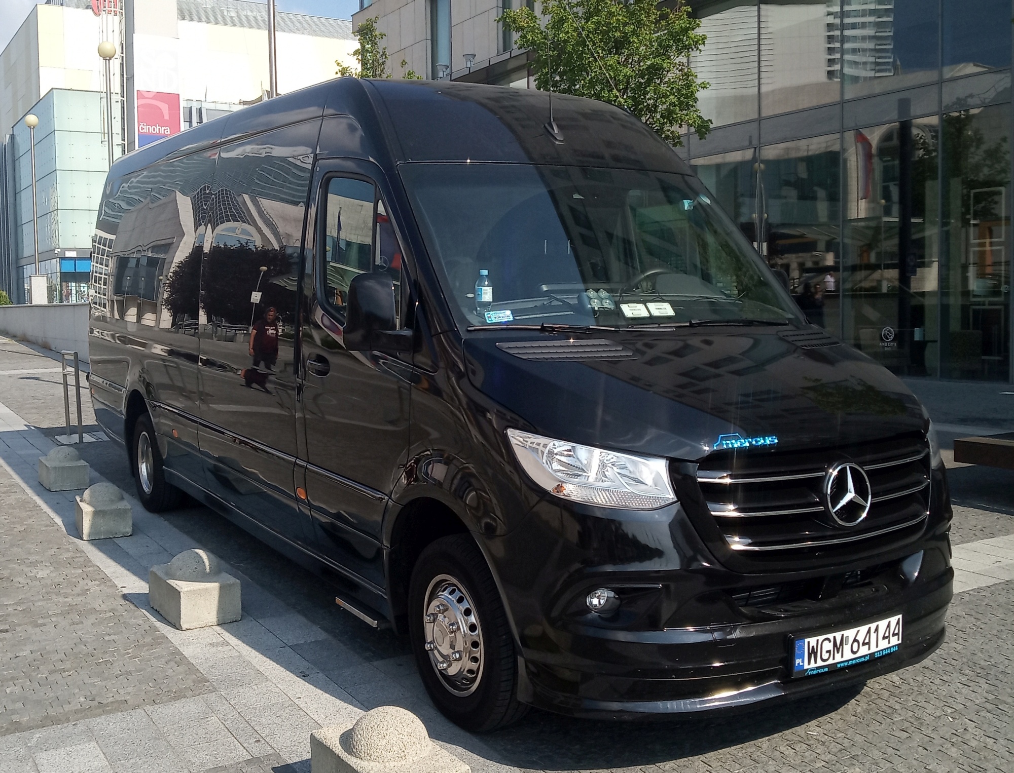 Mercedes Sprinter VIP Galeria 9 Wynajem busów Warszawa